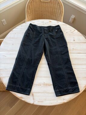 Vintage Y2K Nike black utility cropped capris with embroidered swoosh
